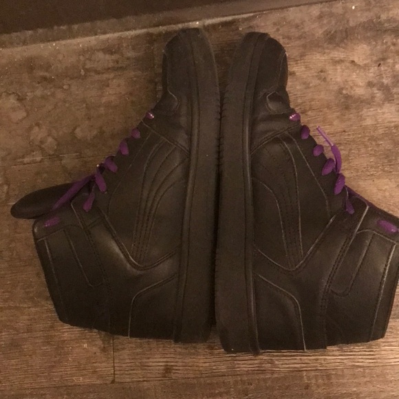 Shoes - Picture 3 of 4